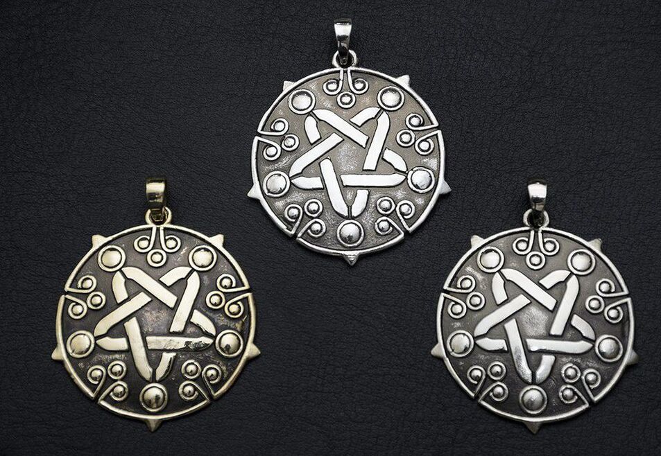 amulety z koronavírusu